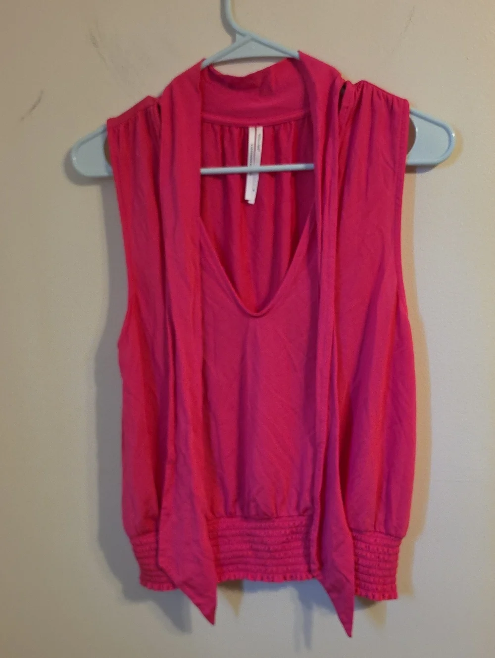 Anthropologie Hot Pink Tie Neck Sleevless  Blouse. In EUC